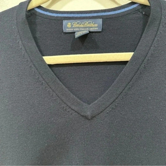 Brooks brothers merino wool blend v neck sweater navy Medium - Picture 4 of 9